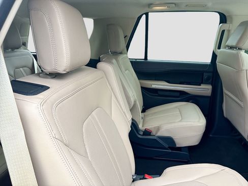 Used 2024 Ford Expedition Limited RWD image 30