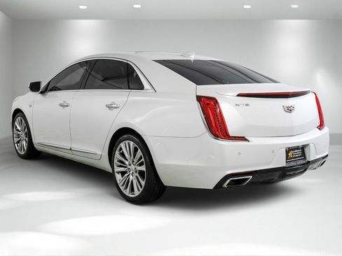 Used 2018 Cadillac XTS Platinum FWD image 9
