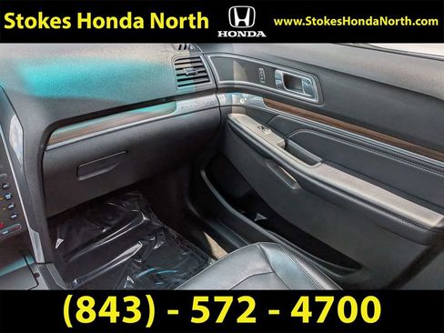 Used 2017 Ford Explorer Limited w/ Equipment Group 301A FWD image 22