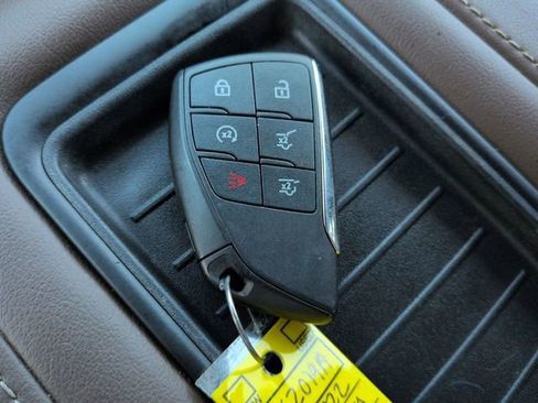 Used 2022 Chevrolet Suburban High Country image 27