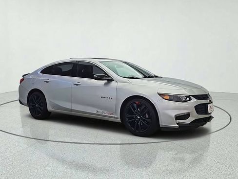 Used 2018 Chevrolet Malibu LT w/ Redline Edition FWD image 8