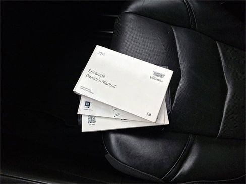 Used 2017 Cadillac Escalade ESV Platinum image 31