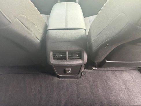 Used 2024 GMC Terrain SLE image 15