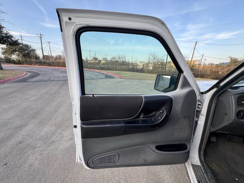 Used 2011 Ford Ranger XLT image 12