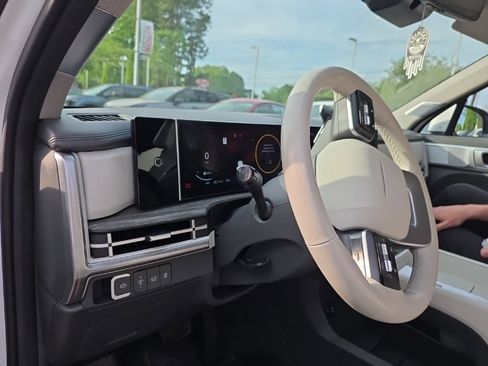 Used 2024 Hyundai Santa Fe Limited image 10