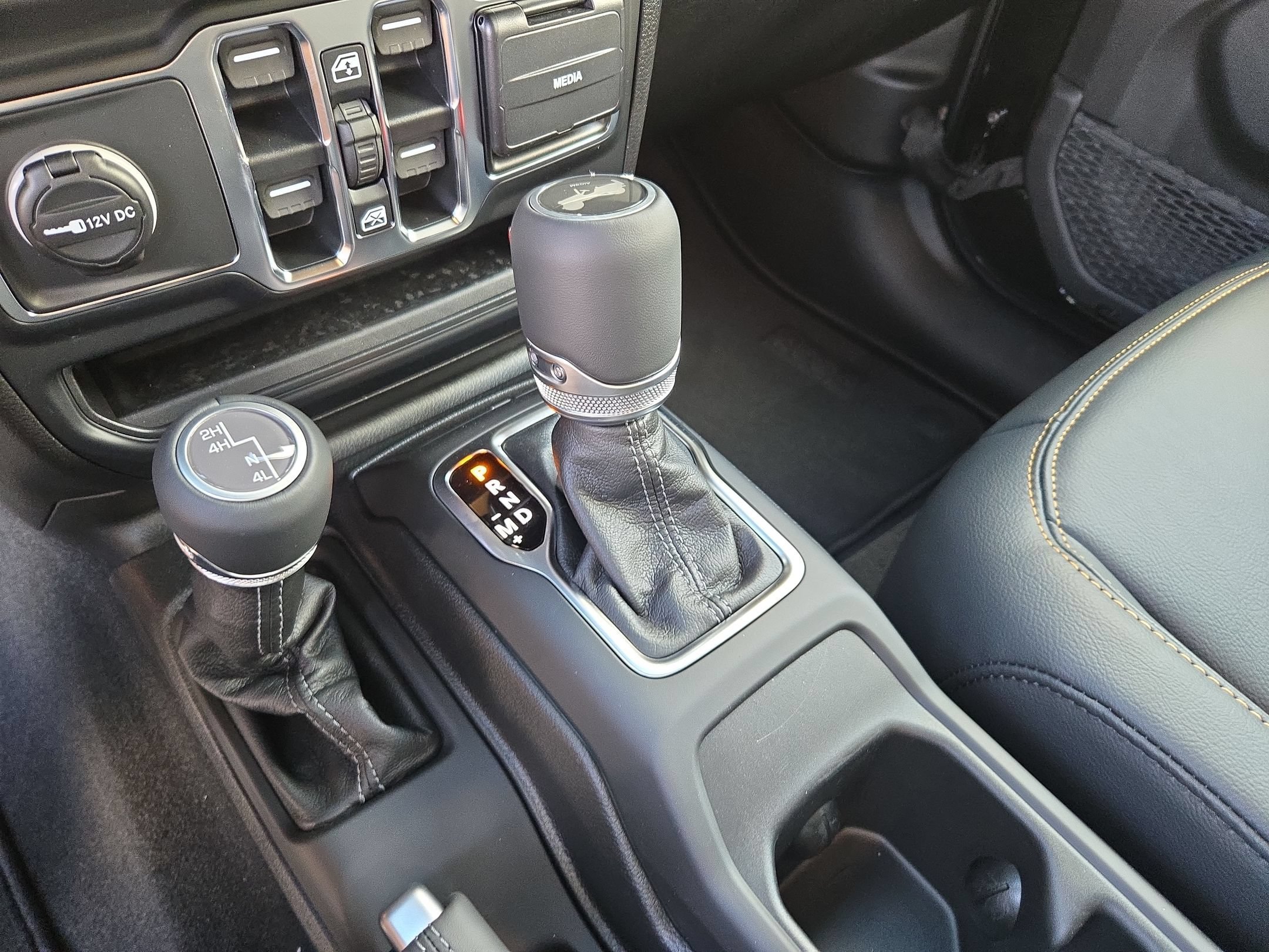 New 2027 Jeep Wrangler Unlimited Sahara AWD/4WD image 18