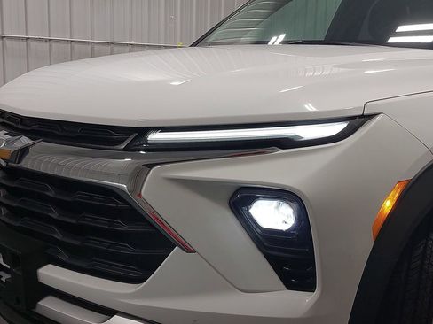 Used 2025 Chevrolet TrailBlazer LT w/ Driver Confidence Package image 30