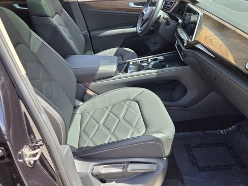 Certified 2026 Volkswagen Atlas SE w/ Panoramic Sunroof Package FWD image 17