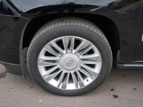 Used 2018 Cadillac Escalade Platinum image 4