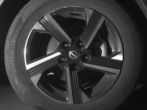 Used 2025 Nissan Sentra SV image 13