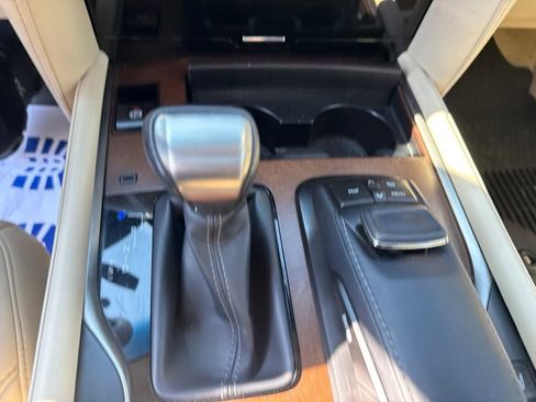 Used 2021 Lexus LX 570 4WD w/ Luxury Package image 16