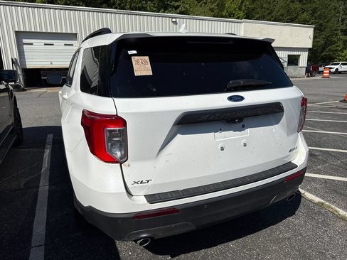 Used 2023 Ford Explorer XLT w/ Equipment Group 202A AWD/4WD image 17