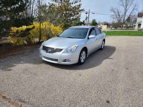 Used 2010 Nissan Altima 2.5 SL w/ SL Pkg image 3