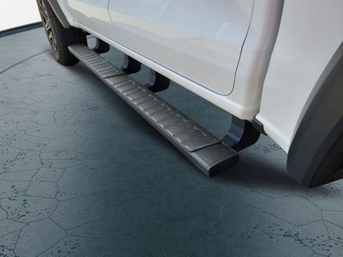 Used 2023 Chevrolet Colorado Trail Boss w/ Technology Package image 10