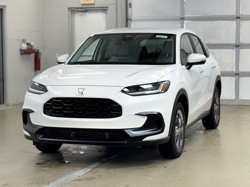 New 2026 Honda HR-V LX image 3