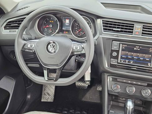 Used 2018 Volkswagen Tiguan S image 25