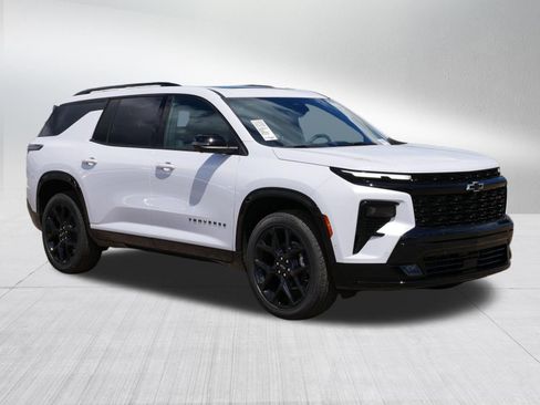 New 2026 Chevrolet Traverse RS w/ LPO, Floor Liner Package AWD/4WD image 7
