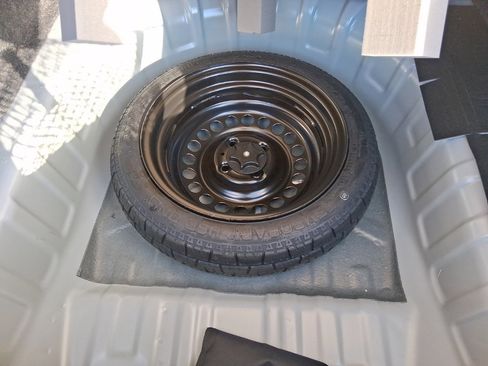 New 2025 Nissan Versa SV w/ Trunk Package image 7