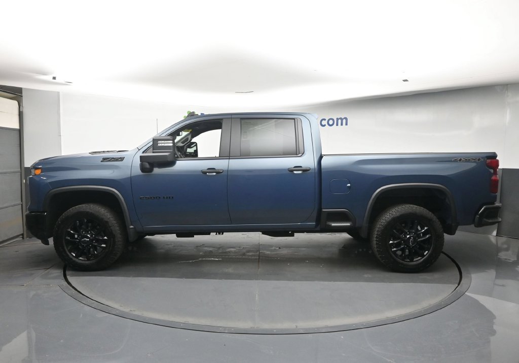 Used 2025 Chevrolet Silverado 2500 Custom AWD/4WD image 23