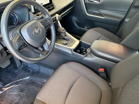 Used 2025 Toyota RAV4 XLE AWD/4WD image 11