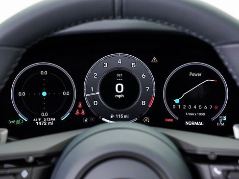 Used 2025 Porsche 911 Carrera image 16