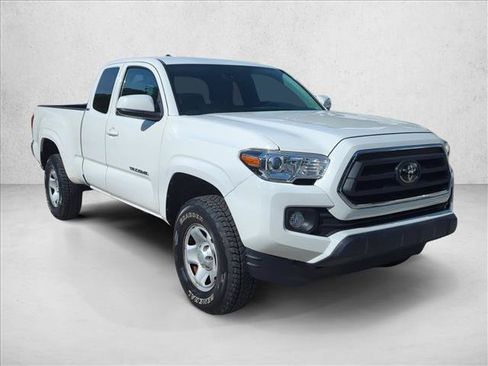 Used 2022 Toyota Tacoma SR5 AWD/4WD image 3