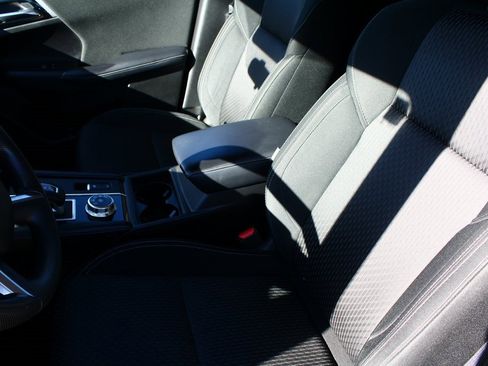 Used 2024 Mitsubishi Outlander ES image 3