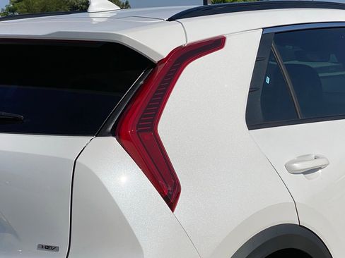 New 2026 Kia Niro LX FWD image 3