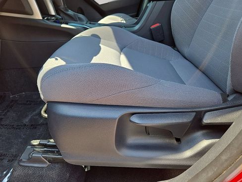 Used 2024 Toyota Corolla Cross AWD Hybrid image 23