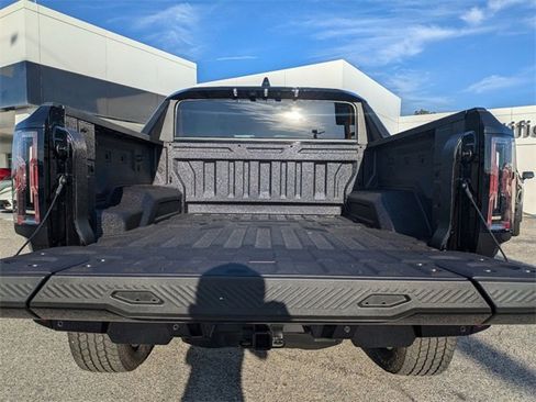 New 2025 GMC Hummer EV 2X image 13