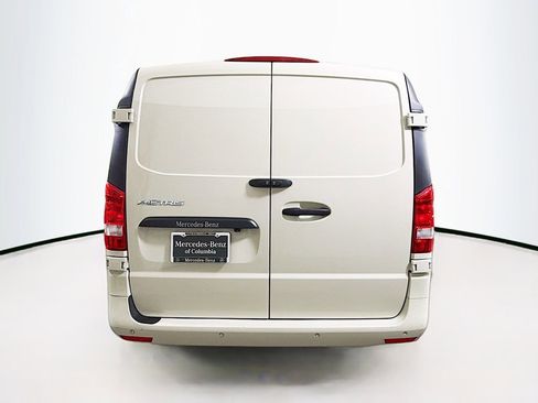 Used 2023 Mercedes-Benz Metris image 6