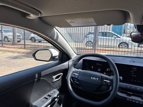 Used 2026 Kia K4 FWD image 33