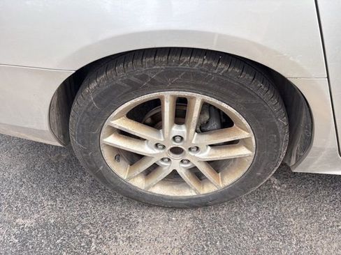 Used 2012 Chevrolet Impala LTZ FWD image 12