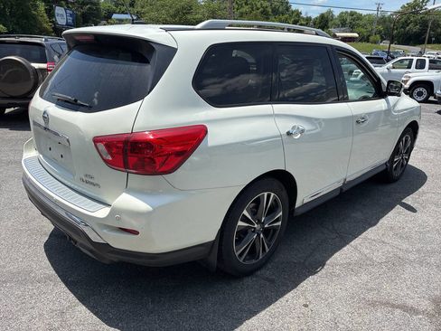 Used 2017 Nissan Pathfinder Platinum AWD/4WD image 11