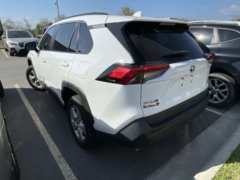 Used 2019 Toyota RAV4 XLE w/ Convenience Package image 3
