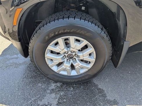 Used 2022 Nissan Frontier SV w/ Technology Package image 25