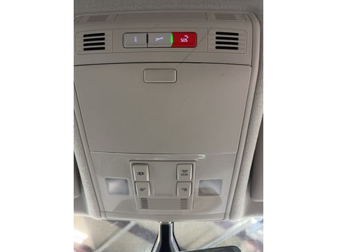 Used 2021 Volkswagen Tiguan SE AWD/4WD image 37