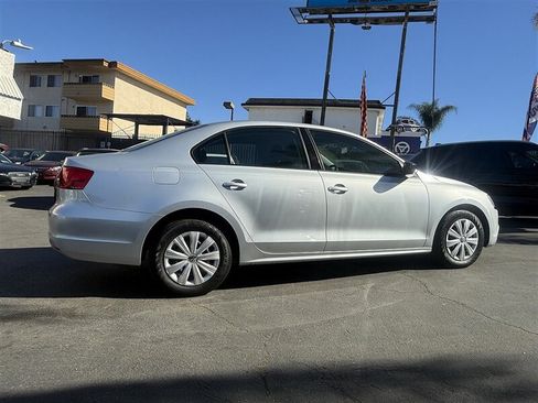 Used 2012 Volkswagen Jetta Sedan FWD image 16