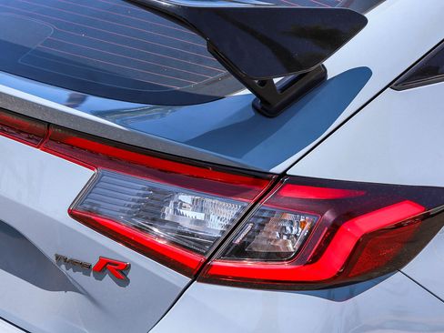 Used 2024 Honda Civic Type R image 9