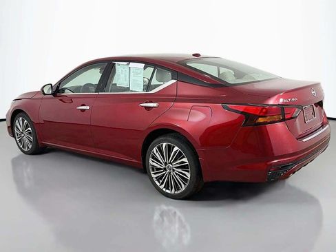 Used 2023 Nissan Altima 2.5 SL AWD/4WD image 12