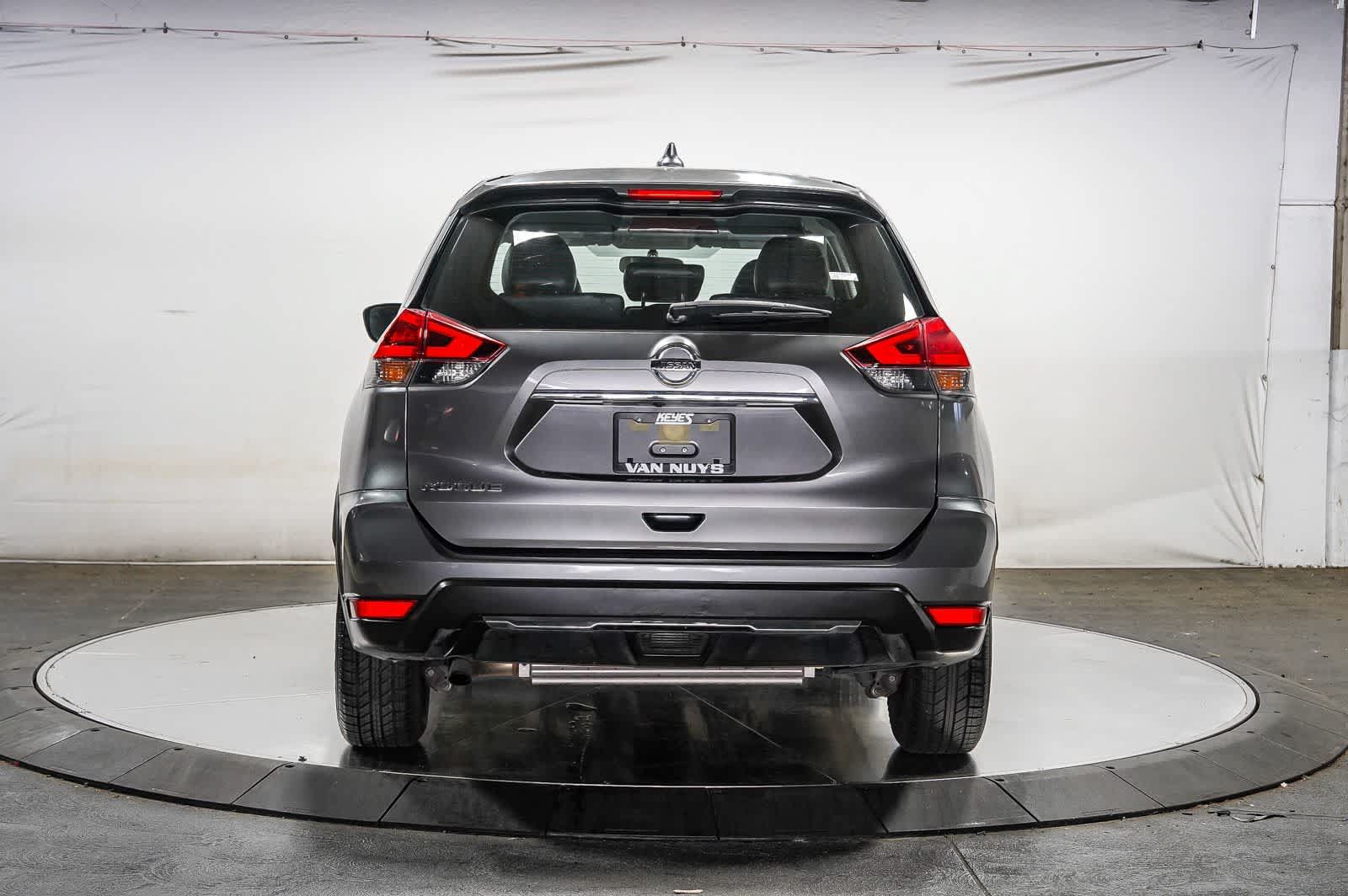 Used 2018 Nissan Rogue S FWD image 3
