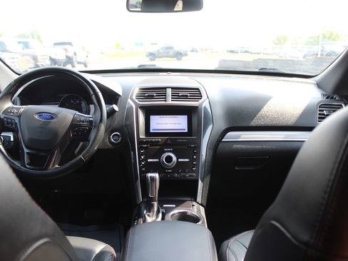 Used 2019 Ford Explorer Sport w/ Equipment Group 401A AWD/4WD image 16