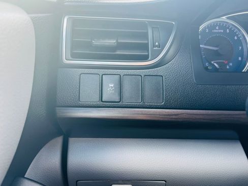 Used 2017 Toyota Camry LE image 17