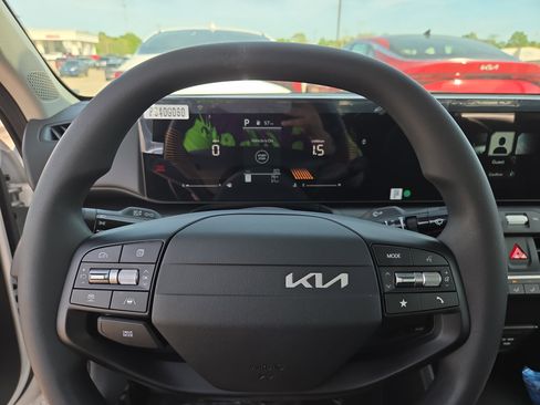 New 2026 Kia K4 LXS image 9