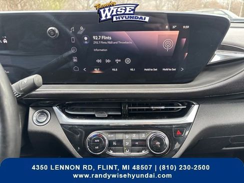 Used 2024 Buick Envista Sport Touring w/ Convenience I Package image 17