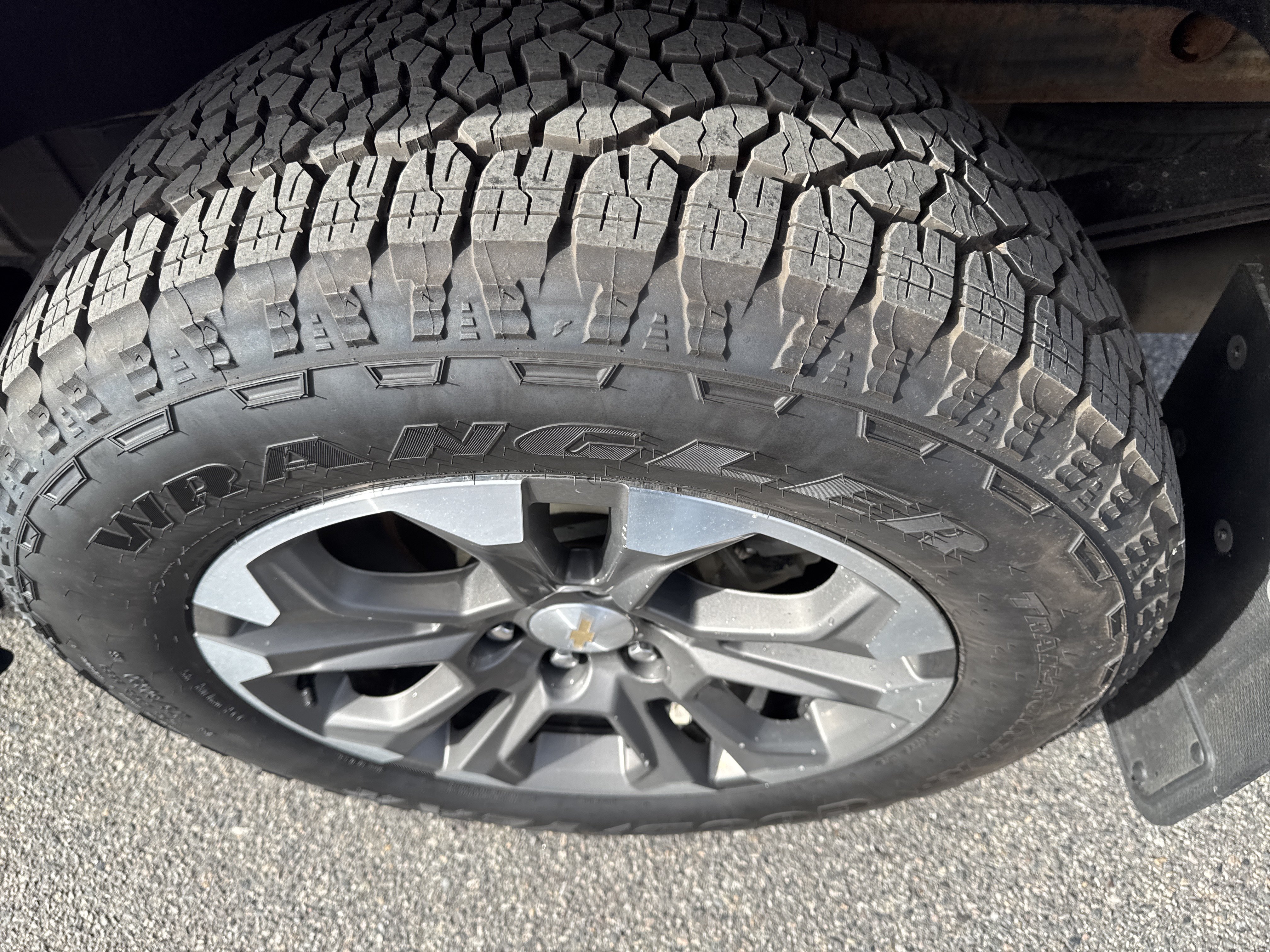 Used 2023 Chevrolet Silverado 1500 High Country AWD/4WD image 16