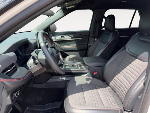 Used 2025 Ford Explorer ST-Line AWD/4WD image 9