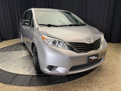 Used 2011 Toyota Sienna LE image 16
