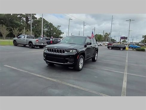 New 2025 Jeep Grand Cherokee Laredo X w/ Luxury Tech Group I image 39