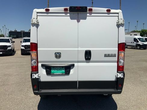 Used 2025 RAM ProMaster 2500 w/ Convenience Group FWD image 8